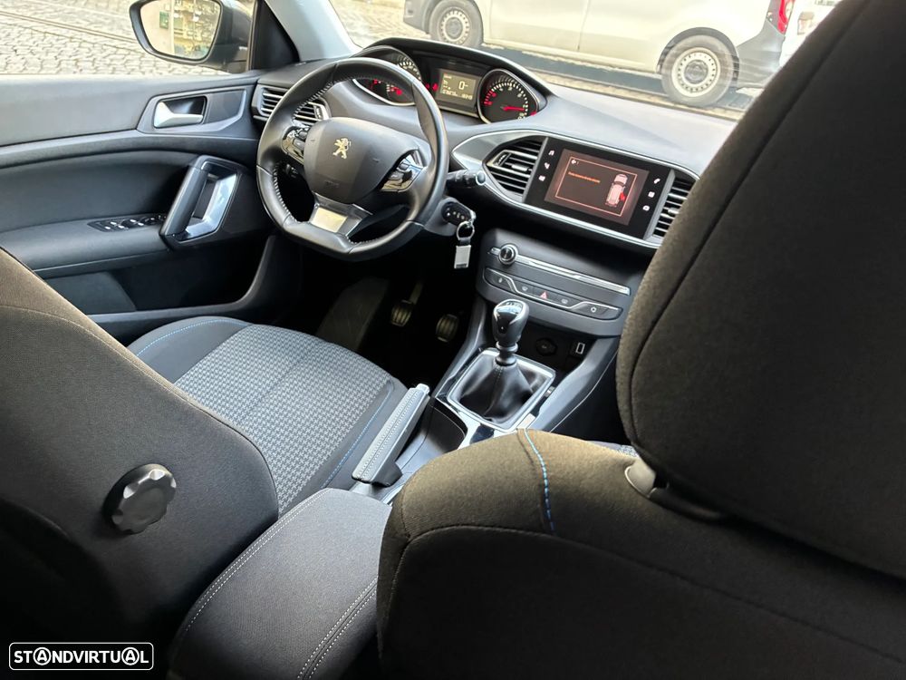 Peugeot 308 SW 1.5 BlueHDi Style - 23