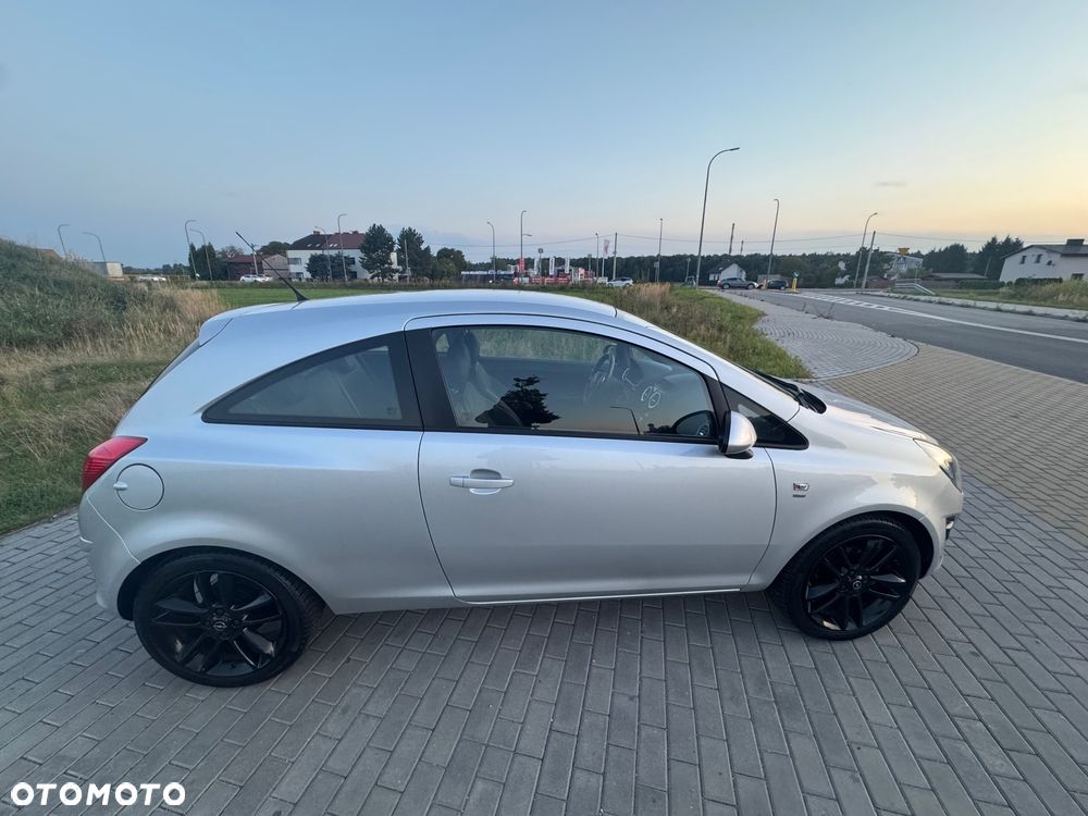 Opel Corsa 1.2 Cosmo - 23