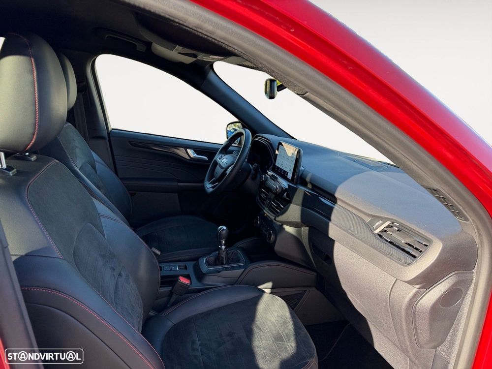 Ford Kuga 1.5 EcoBoost ST-Line X - 15