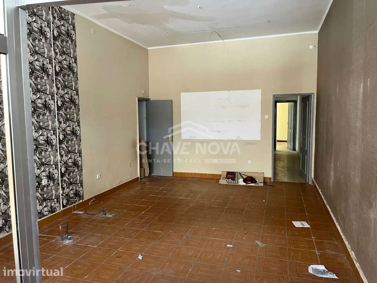 Prédio c/Projeto de Reabilitação no Porto - Grande imagem: 2/13
