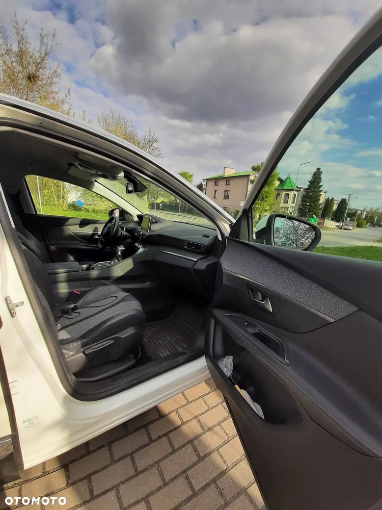 Peugeot 3008 1.2 PureTech Allure S&S - 5