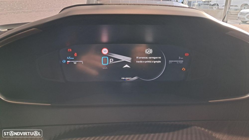 Peugeot 208 - 8