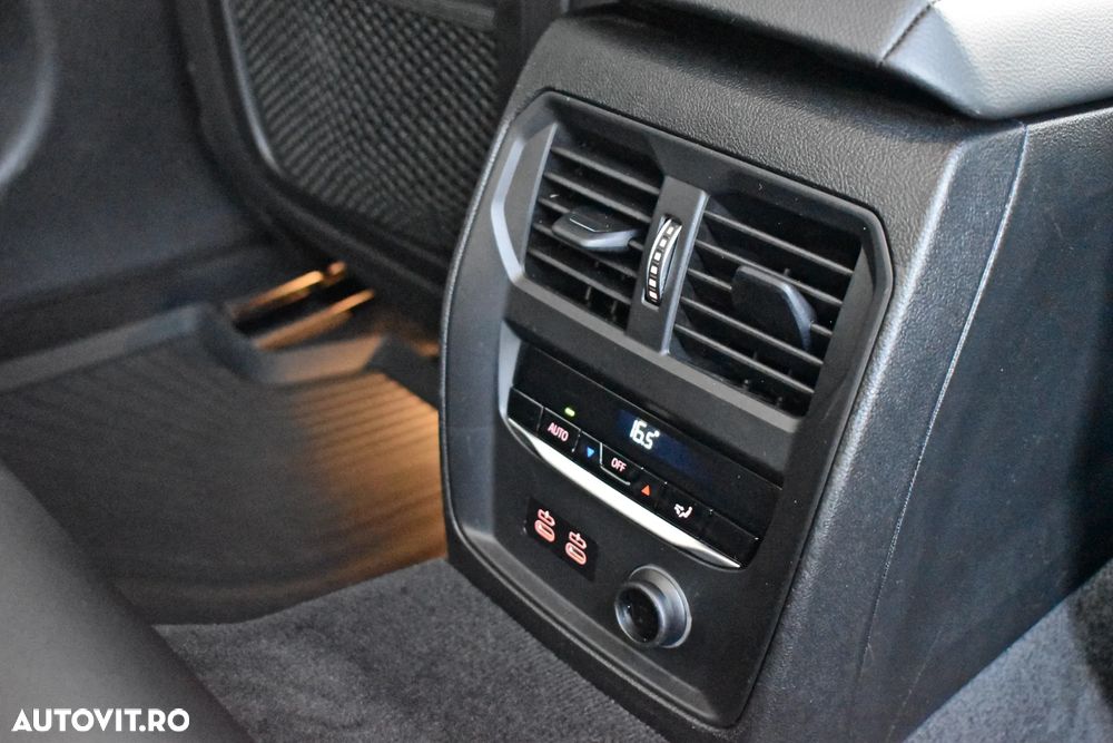 BMW Seria 3 330e Aut. Sport Line - 26