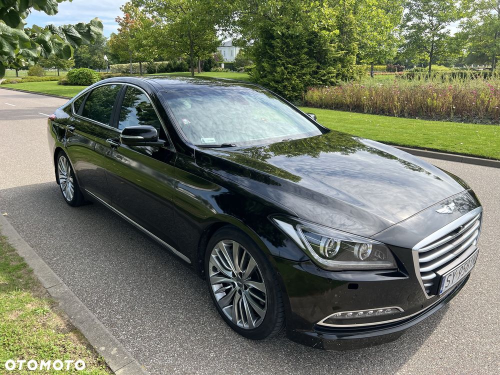 Hyundai Genesis - 1