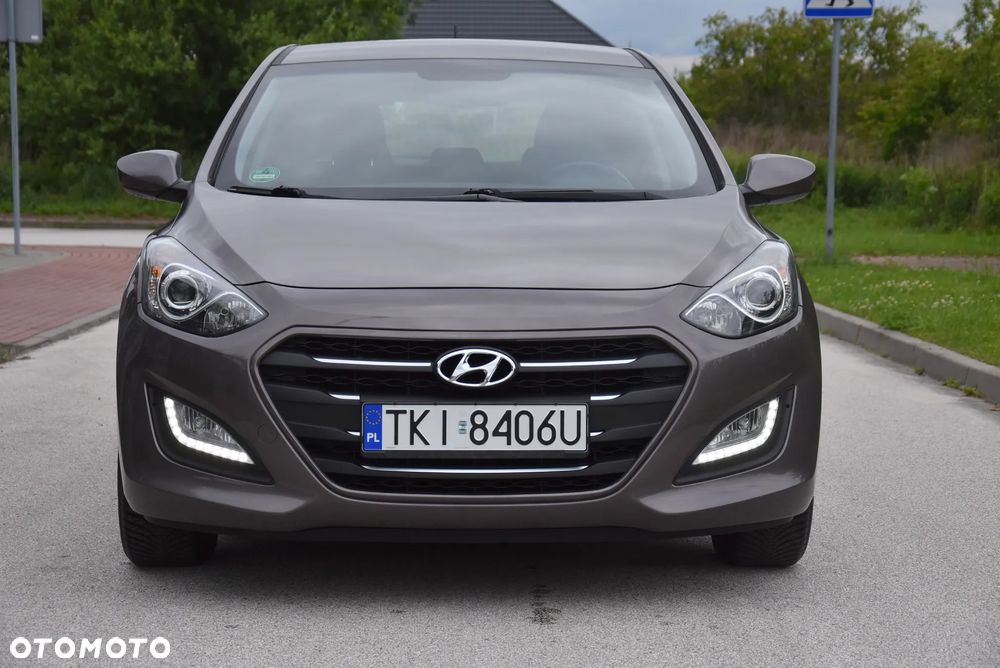 Hyundai i30 blue 1.6 GDI YES Gold - 3