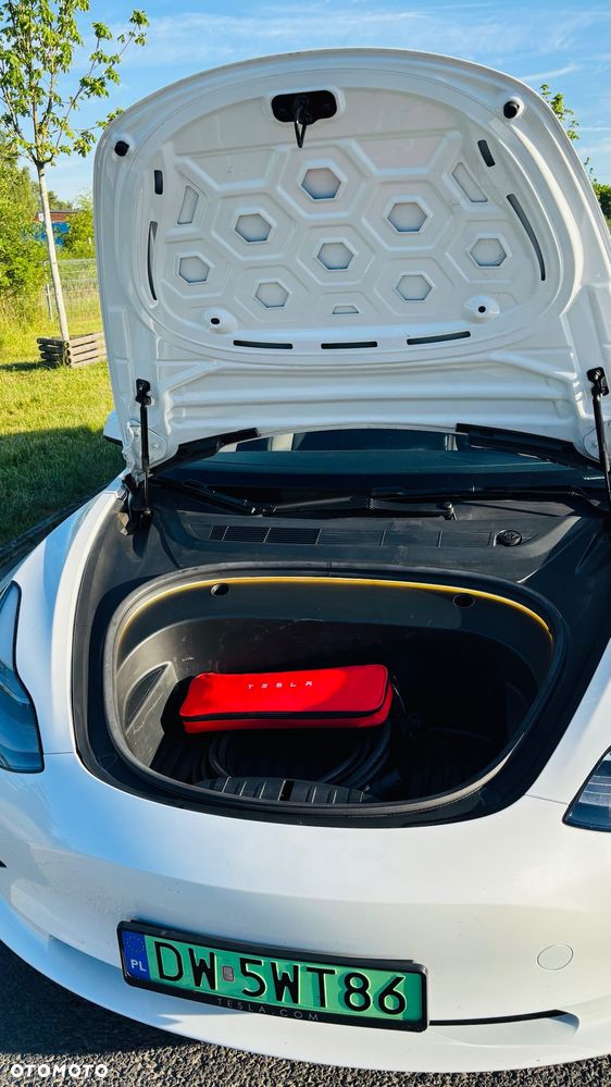 Tesla Model 3 - 8