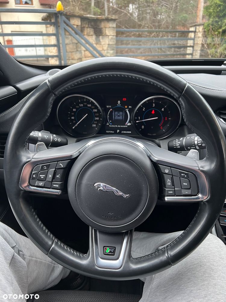 Jaguar XF 2.0 i4D R-Sport - 16