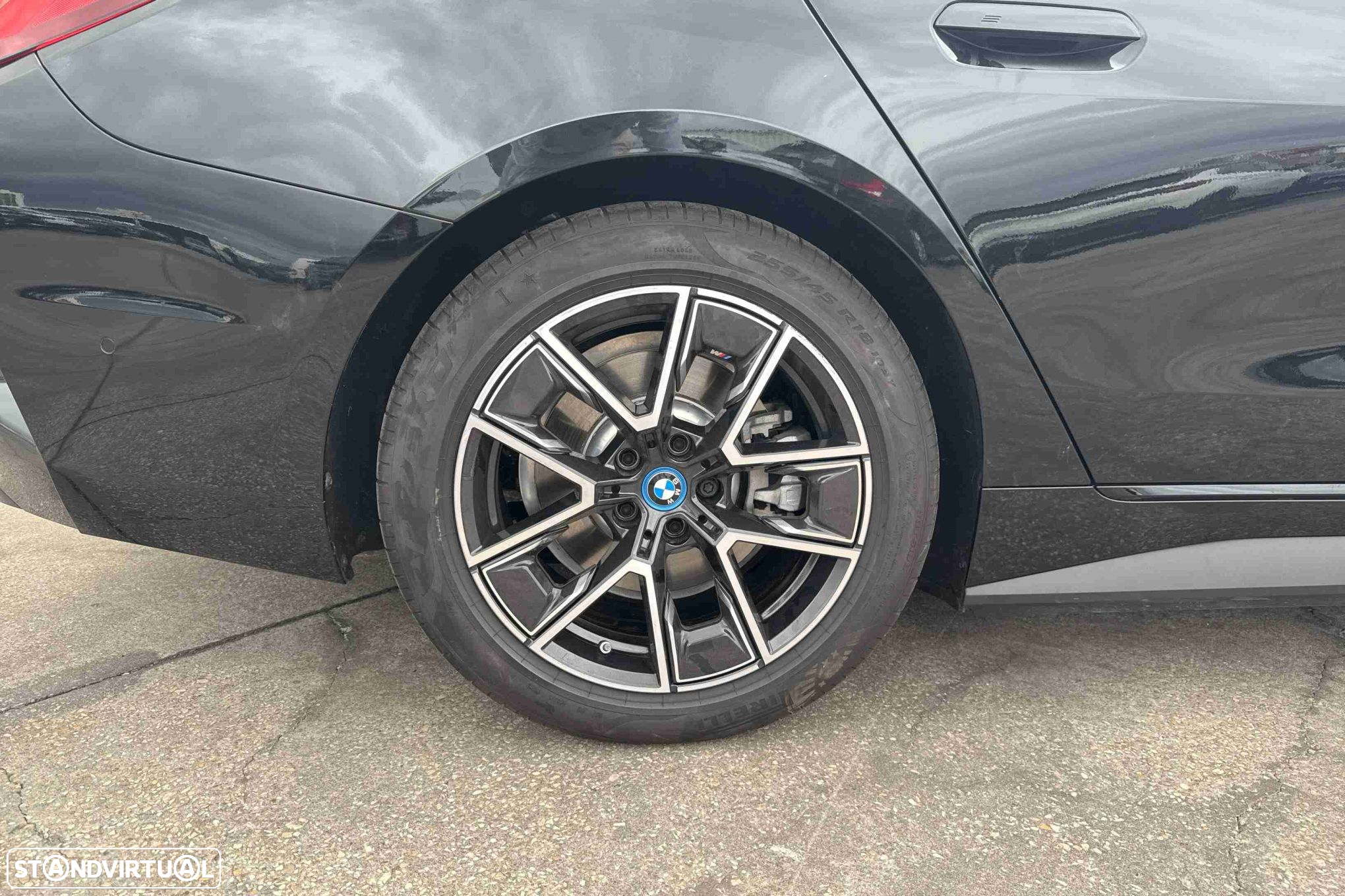 BMW i4 eDrive40 Desportiva M - 10
