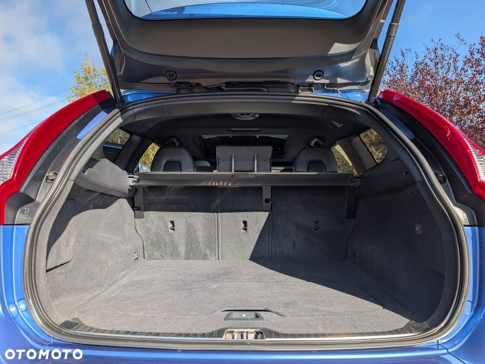 Volvo XC 60 D4 Drive-E R-Design Momentum - 32