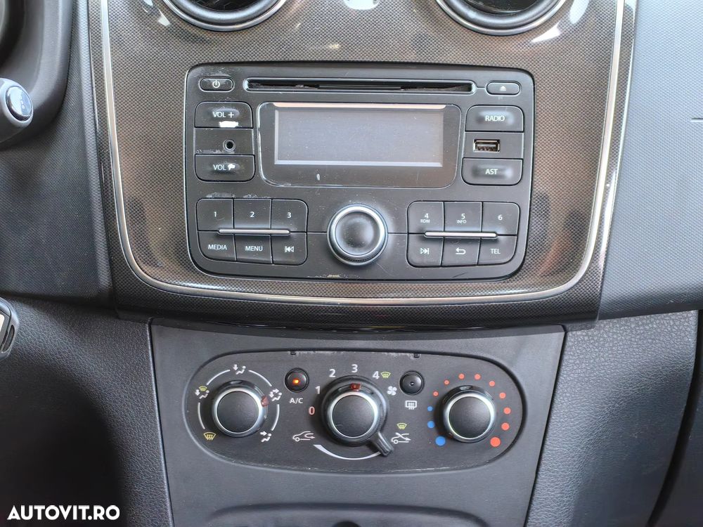 Dacia Logan 0.9 TCe Ambiance - 17