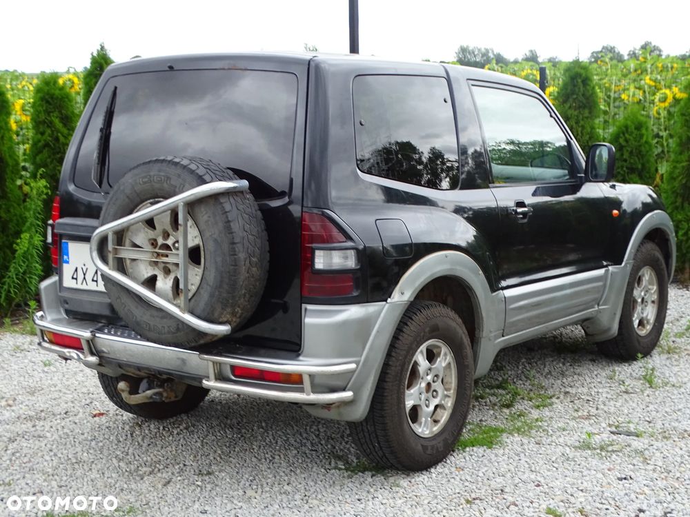Mitsubishi Pajero - 4