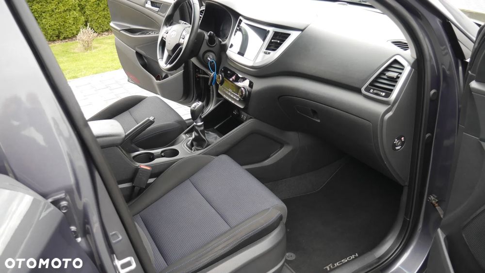 Hyundai Tucson blue 1.7 CRDi 2WD Intro Edition - 27
