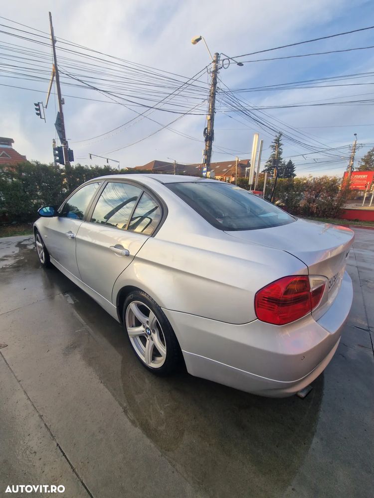 BMW Seria 3 320d Touring - 8