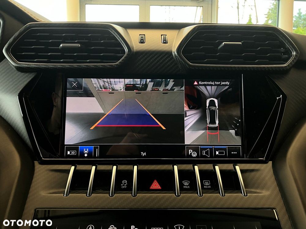 Lamborghini Urus - 13