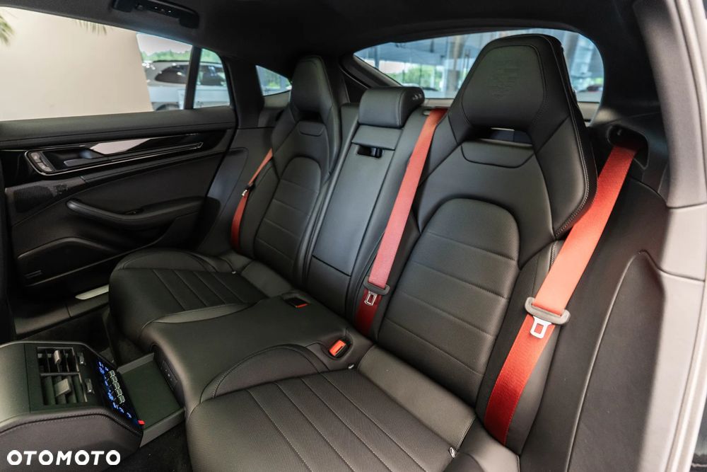 Porsche Panamera 4 - 13