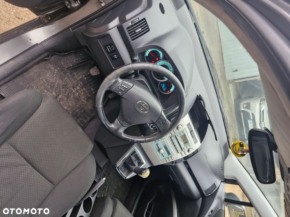 Toyota Corolla Verso - 2