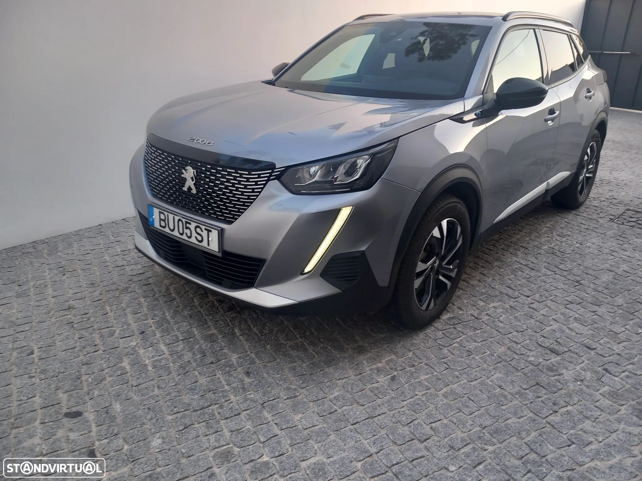 Peugeot e-2008 Allure - 1