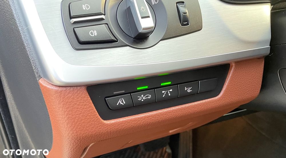 BMW Seria 5 525d - 24