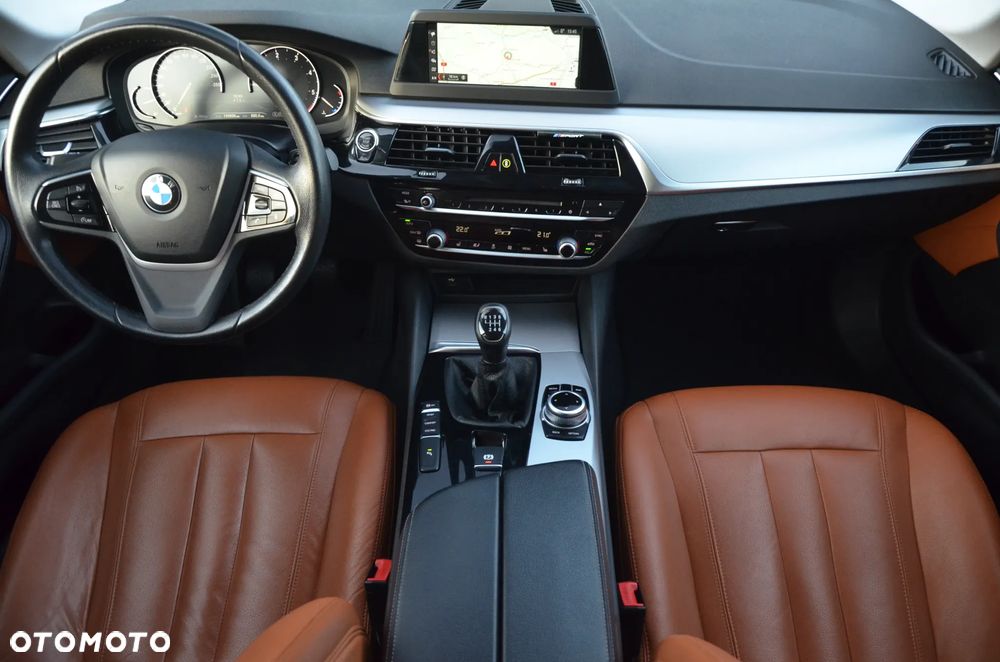 BMW Seria 5 520d Luxury Line - 29