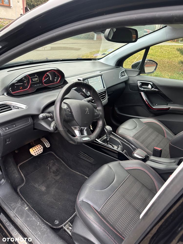 Peugeot 2008 PureTech 110 Stop&Start EAT6 GT-Line Edition - 8