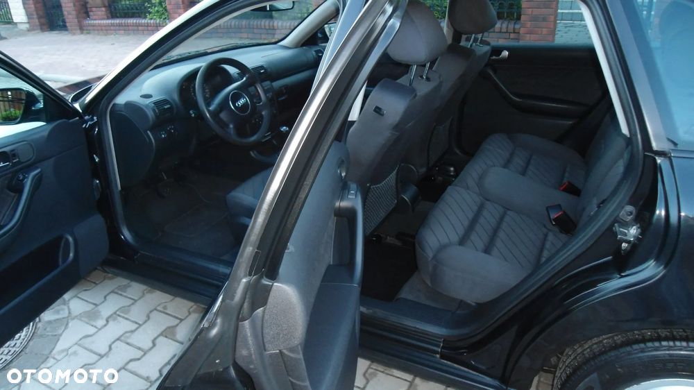 Audi A3 Sportback 1.9 TDI Ambiente - 6