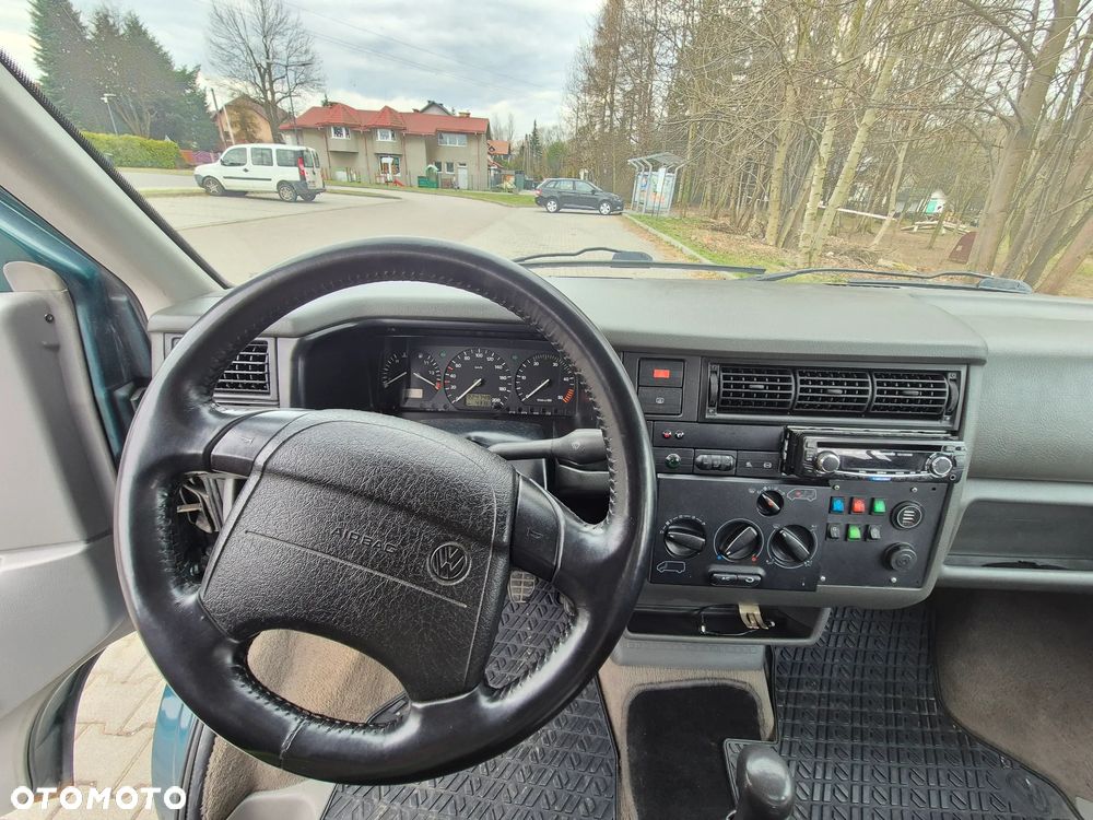 Volkswagen Multivan - 8