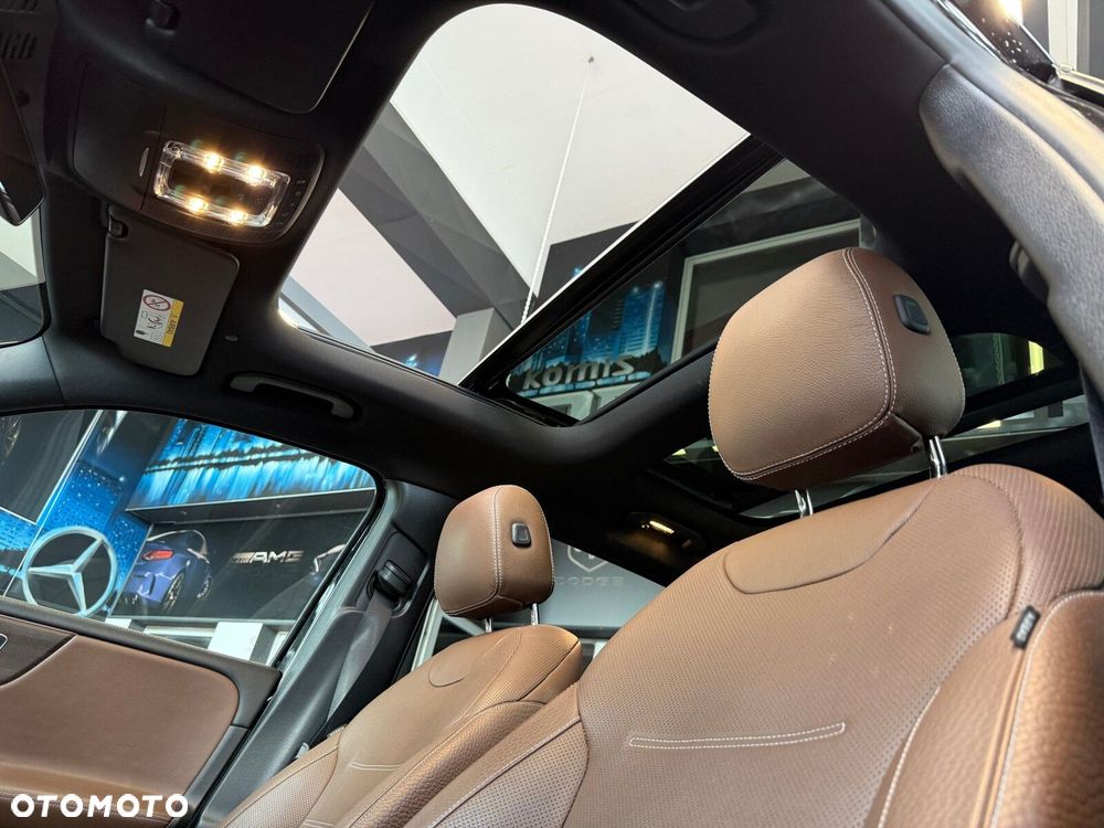 Mercedes-Benz GLB - 27