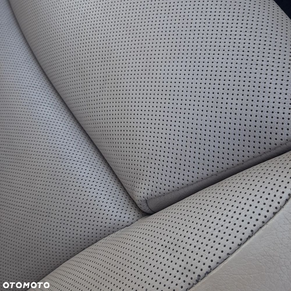 BMW Seria 5 528i xDrive - 7