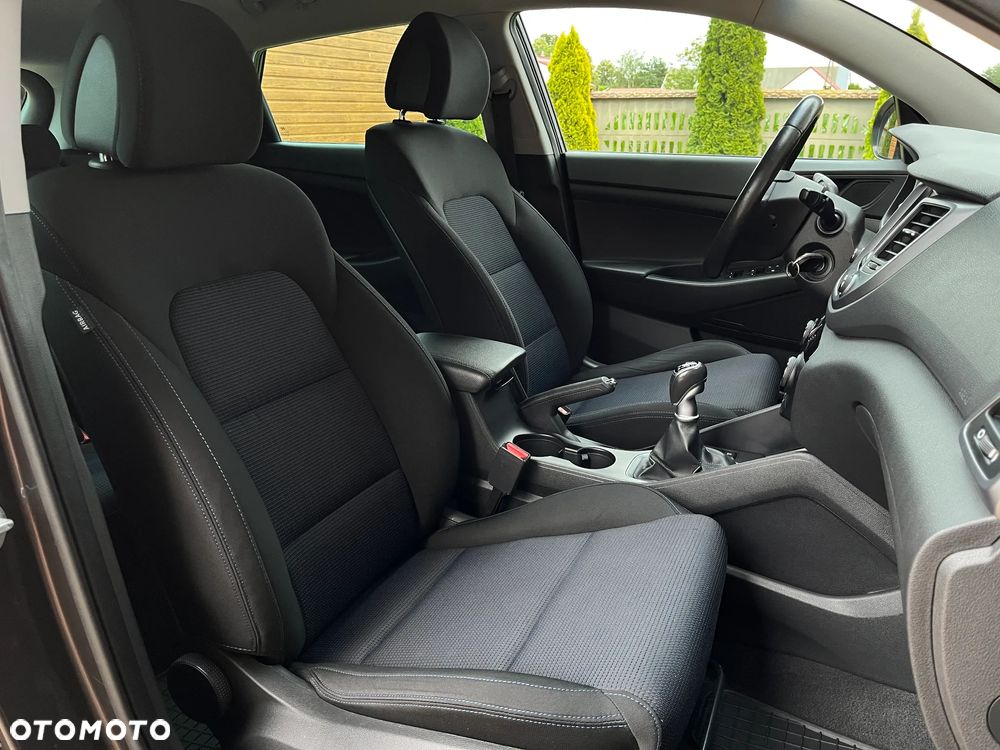 Hyundai Tucson blue 1.7 CRDi 2WD Intro Edition - 30