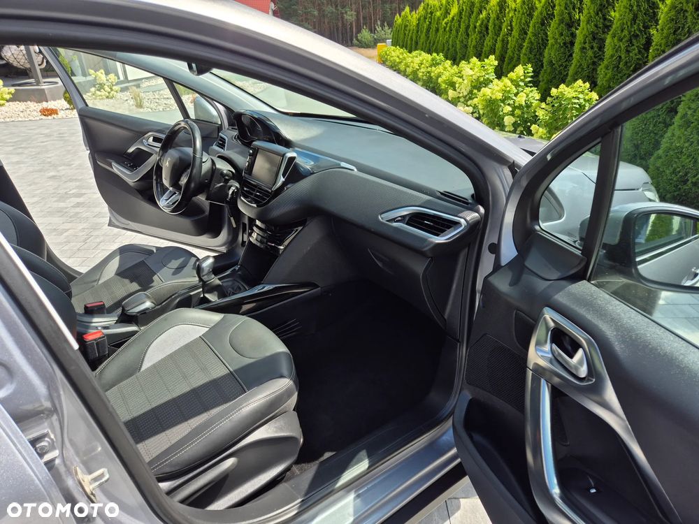 Peugeot 2008 1.2 Pure Tech Crossway S&S - 25