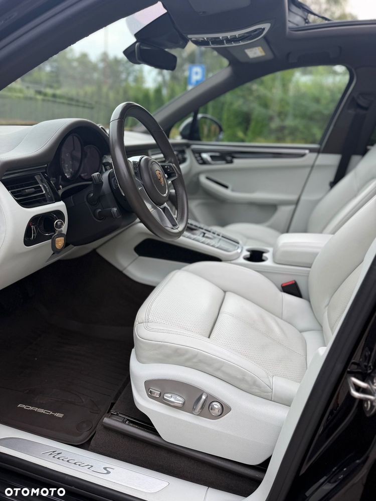 Porsche Macan - 32