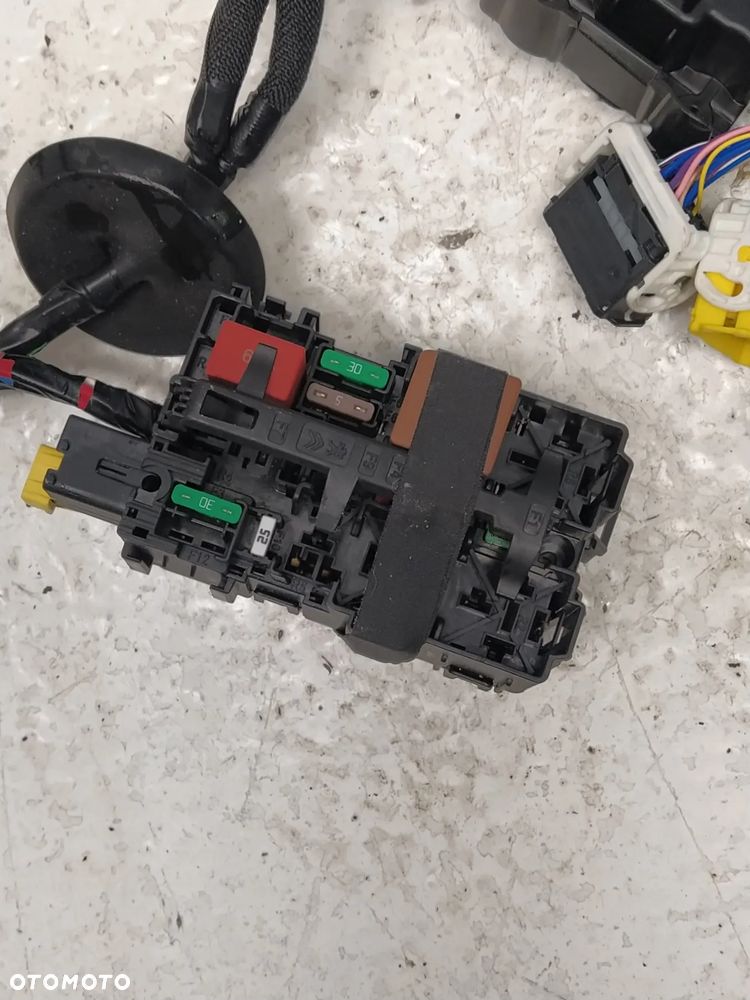 PEUGEOT 208 II PRZEWODY KABLE INSTALACJA WIĄZKA KABINY WNĘTRZA ORYGINAŁ - 13