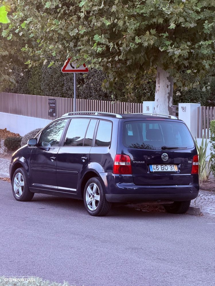 VW Touran 1.9 TDi Highline EC 7L - 9