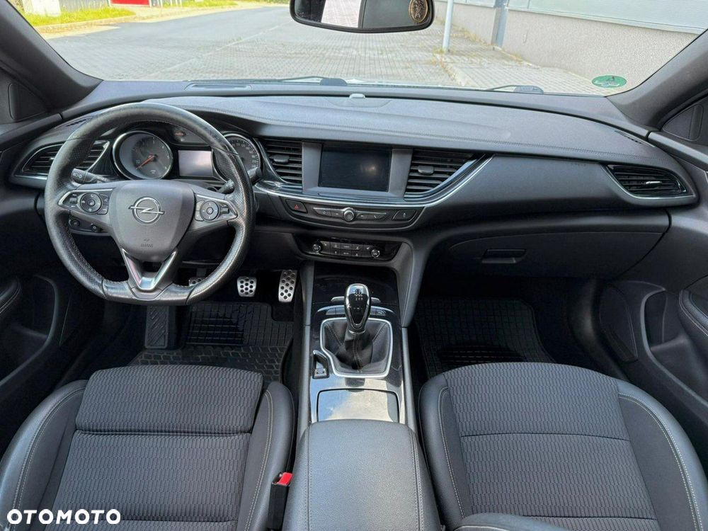Opel Insignia - 8