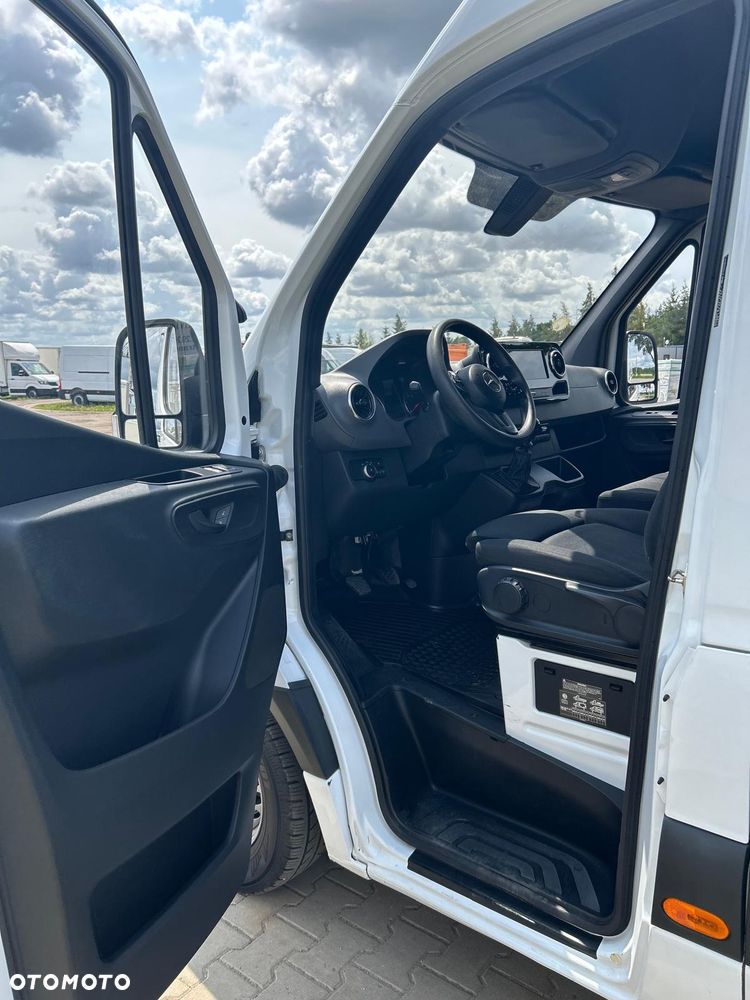 Mercedes-Benz Sprinter - 17