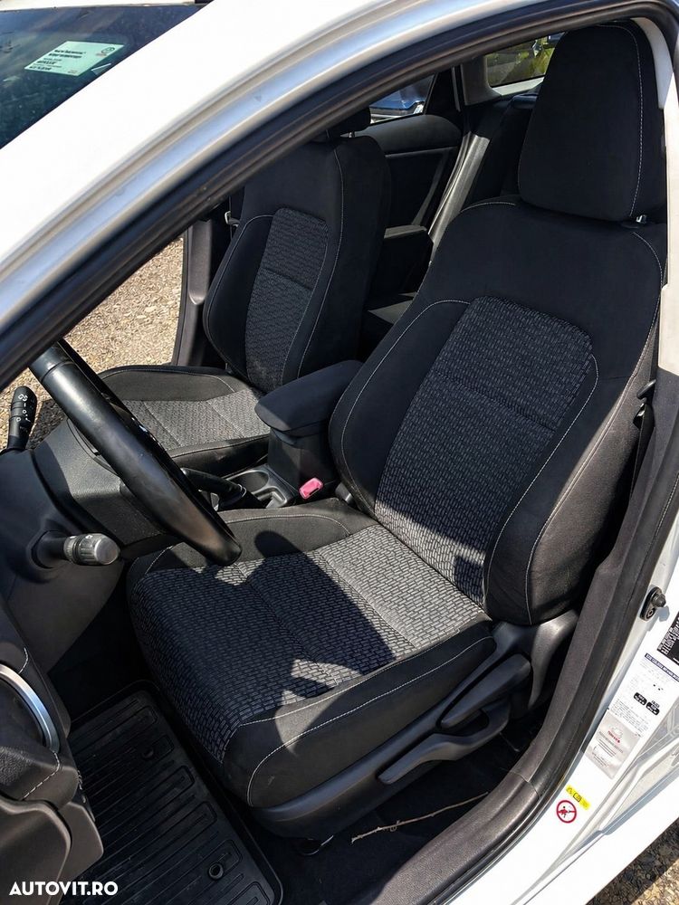 Toyota Auris - 12