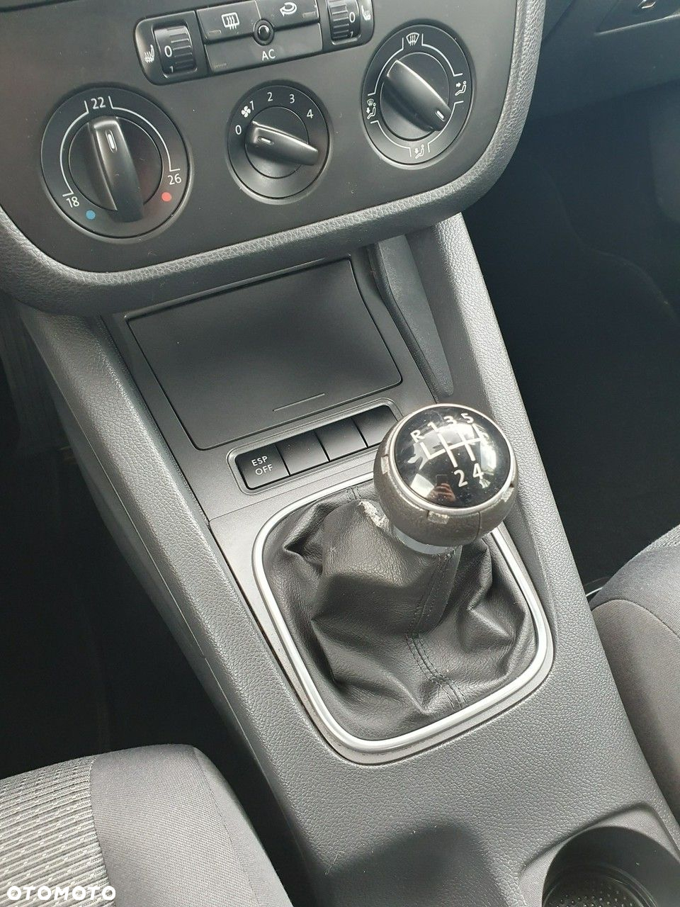 Volkswagen Golf - 22