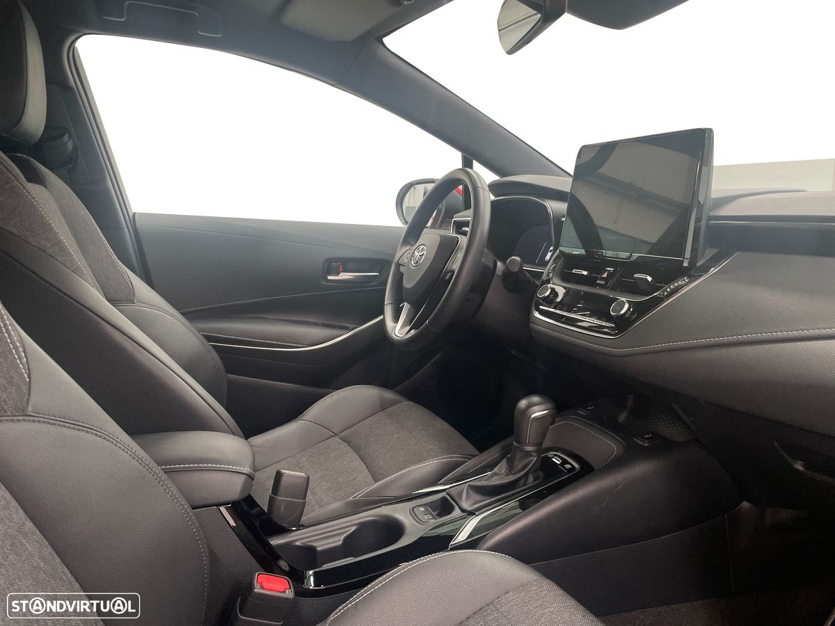 Toyota Corolla 1.8 Hybrid Comfort Plus - 18