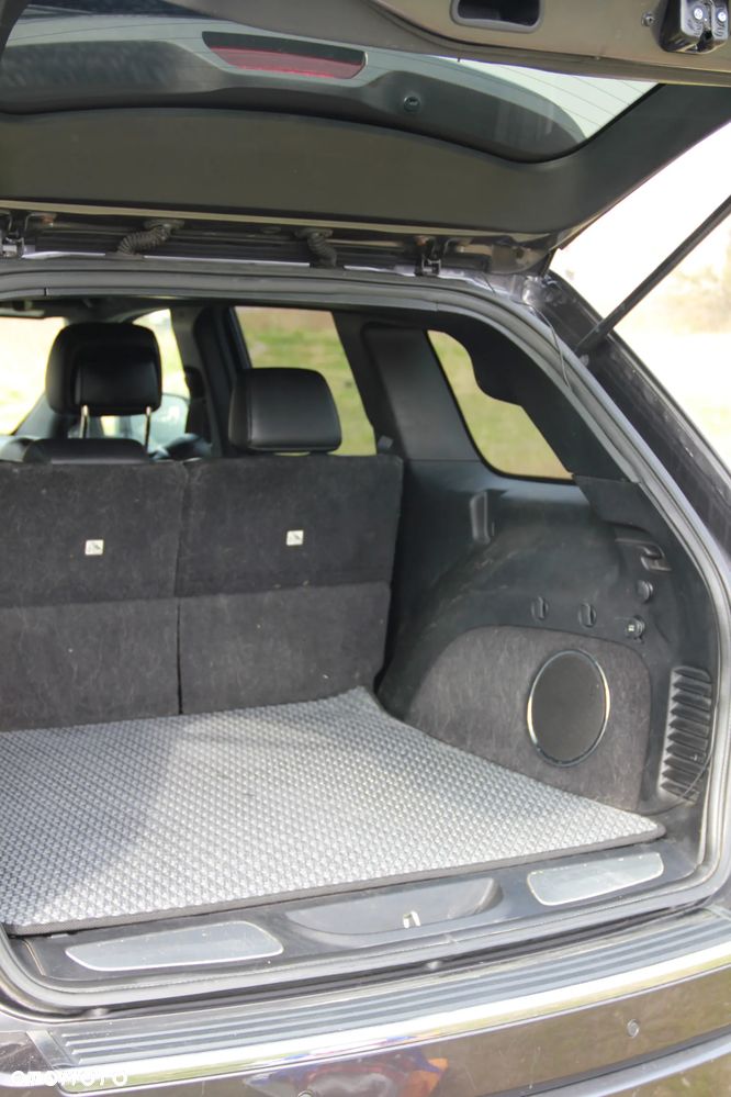 Jeep Grand Cherokee - 19