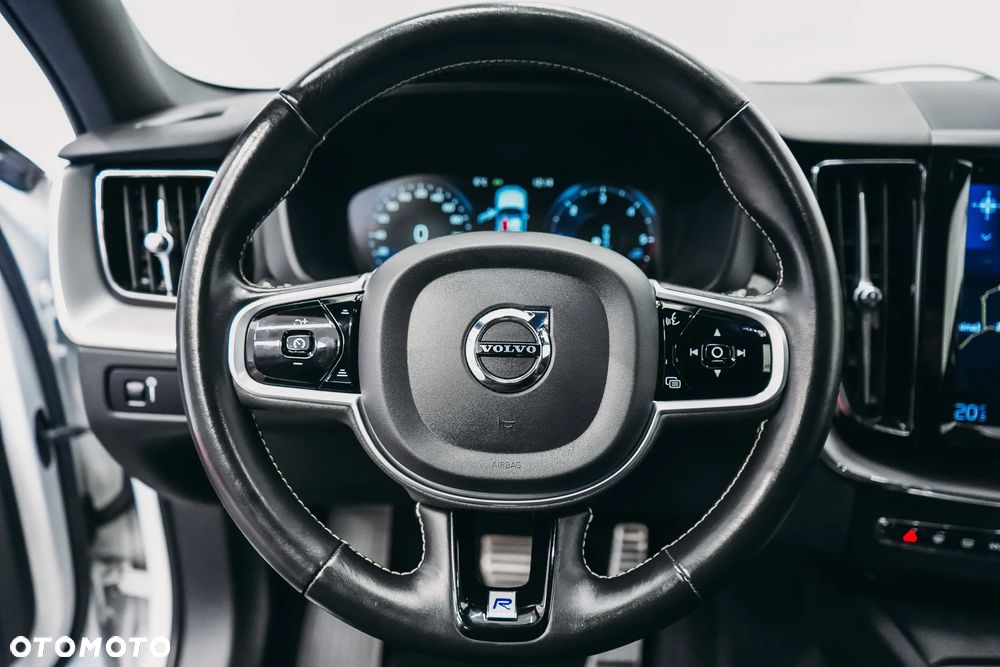 Volvo XC 60 B4 D AWD Geartronic RDesign - 19