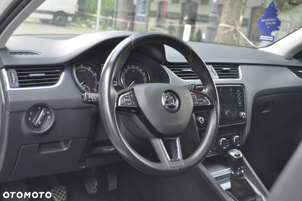 Skoda Octavia 1.5 TSI ACT Active - 6