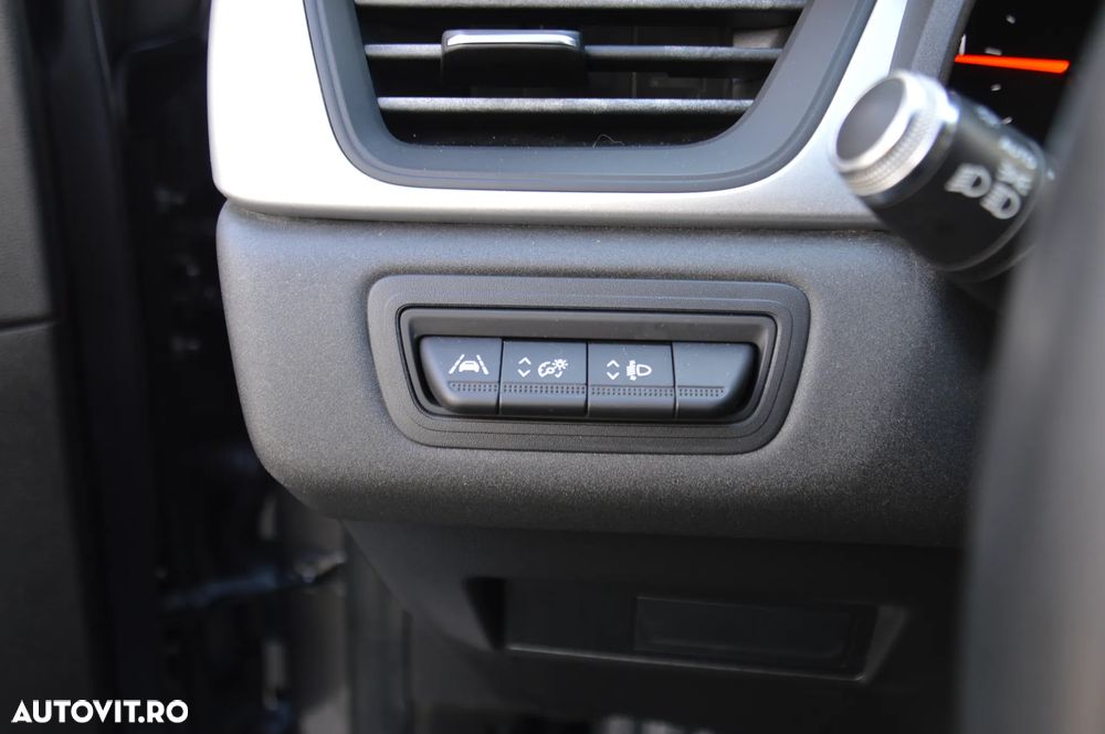Renault Captur BLUE dCi 115 BUSINESS EDITION - 32