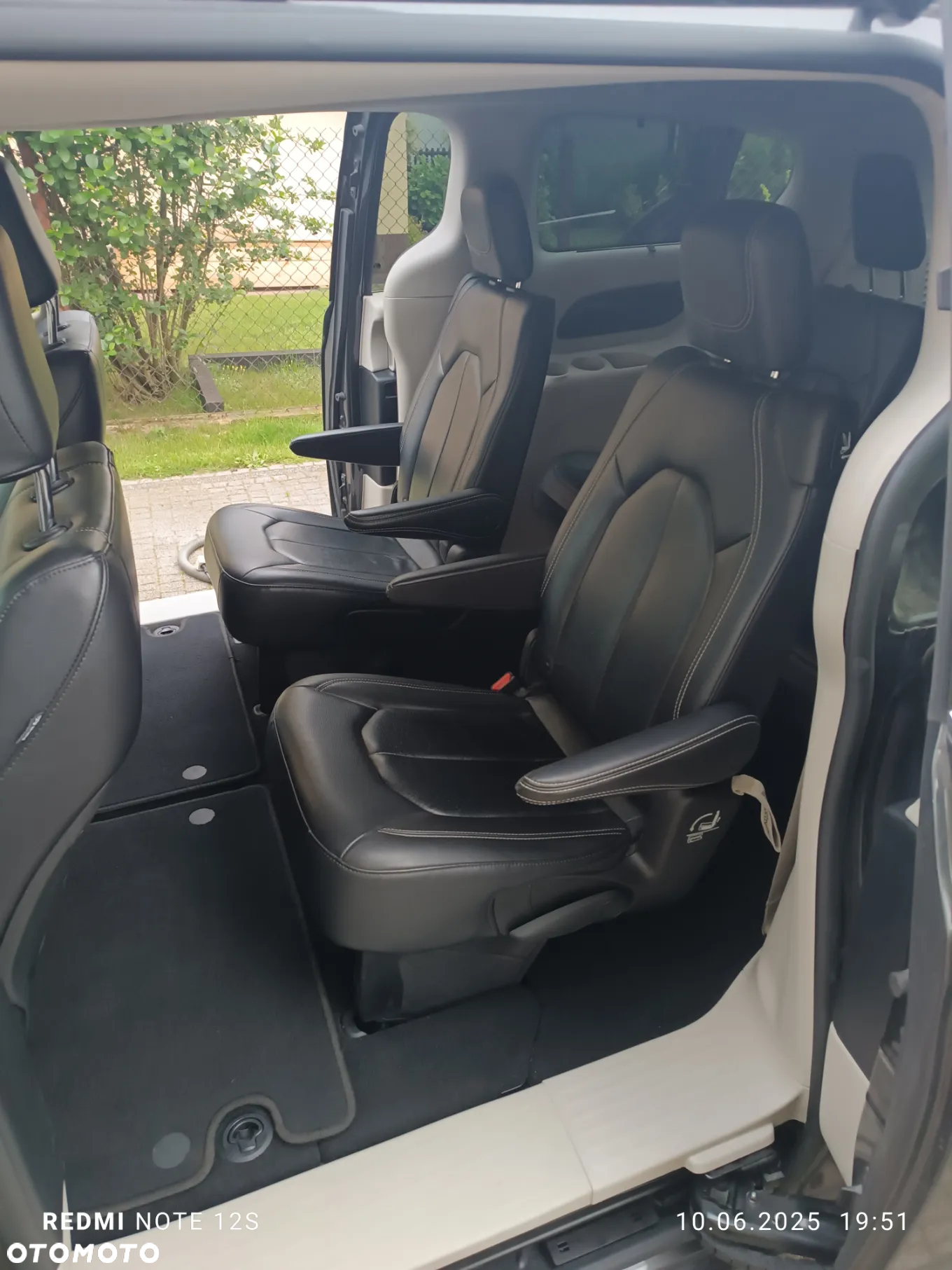 Chrysler Pacifica - 14
