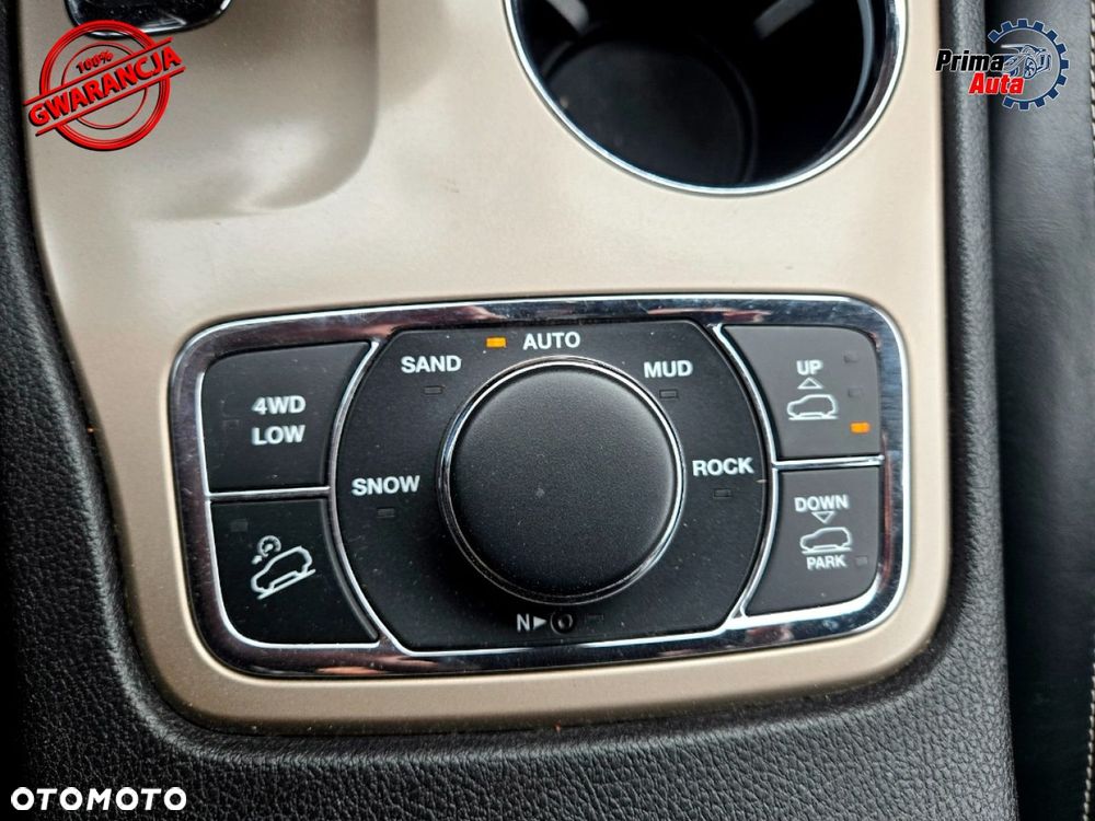 Jeep Grand Cherokee - 22