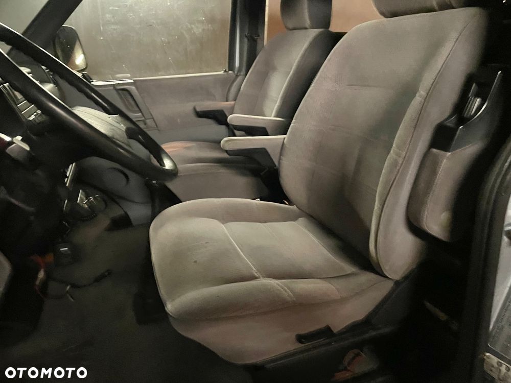 Volkswagen Multivan - 21