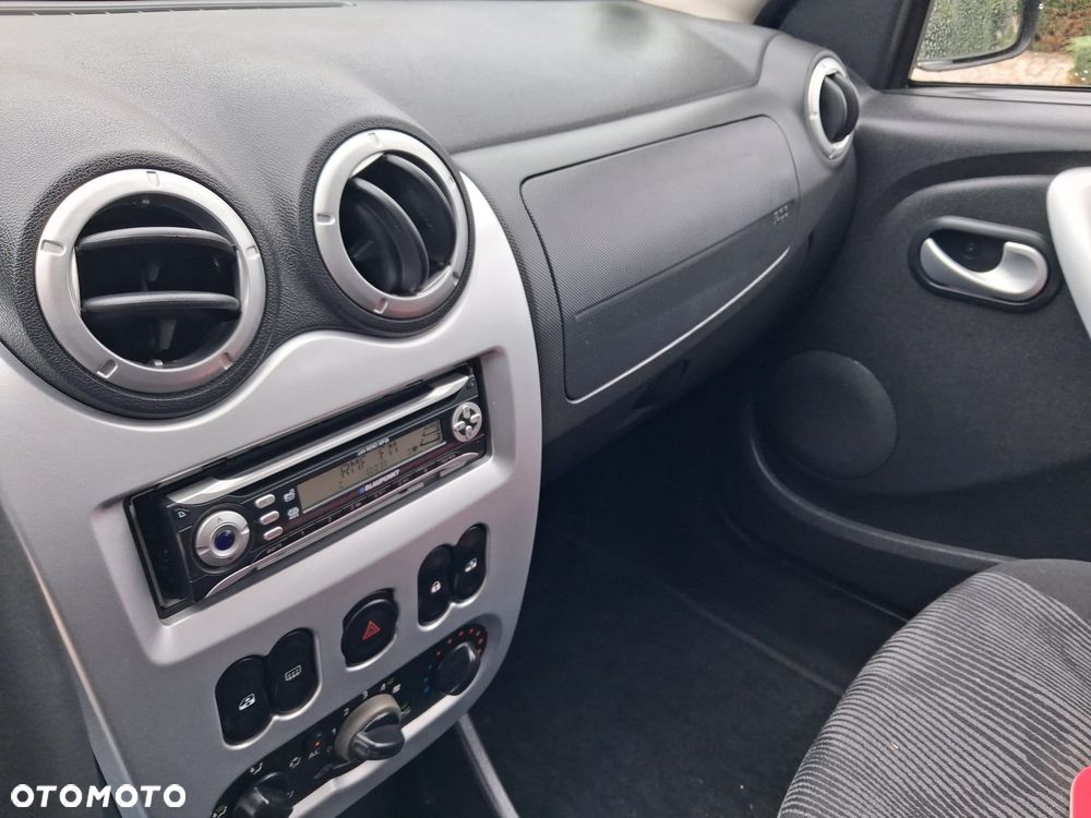 Dacia Sandero - 10