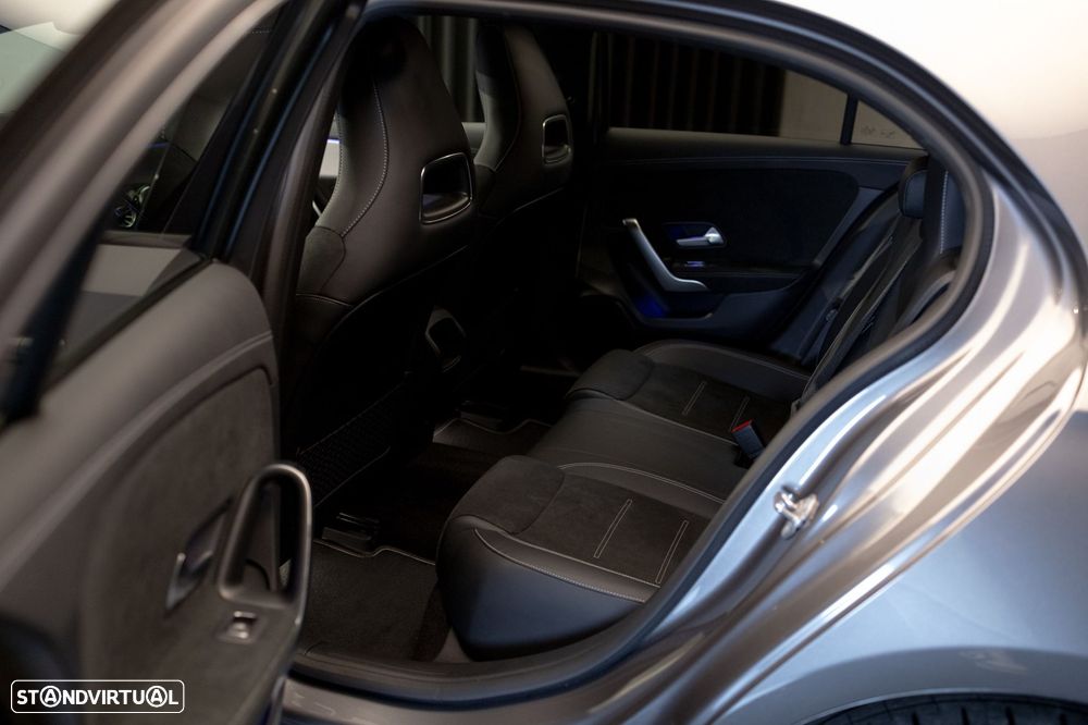 Mercedes-Benz A 250 e AMG Line - 34