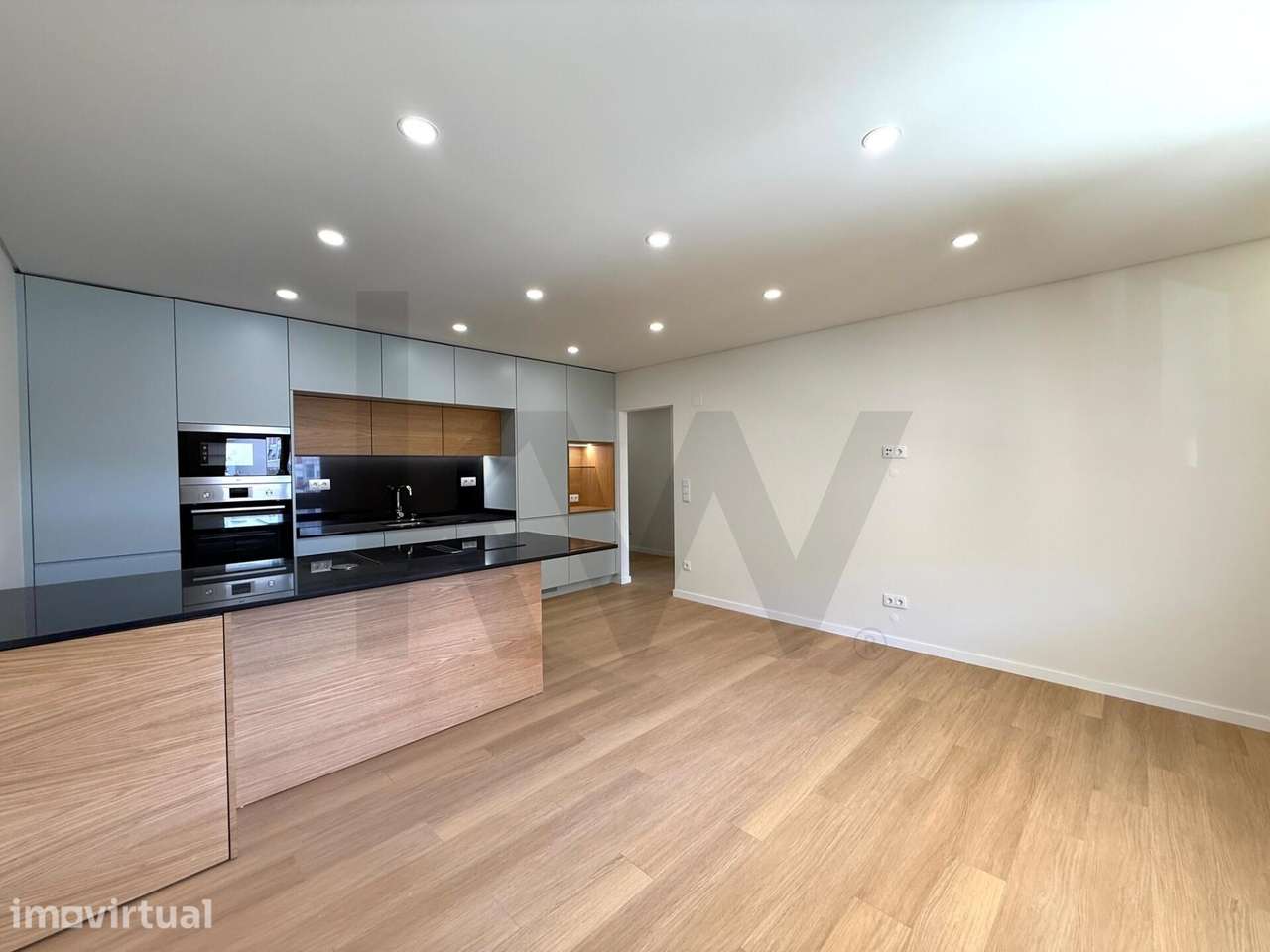 Apartamento T2 totalmente renovado a estrear excelente investimento - Grande imagem: 4/17