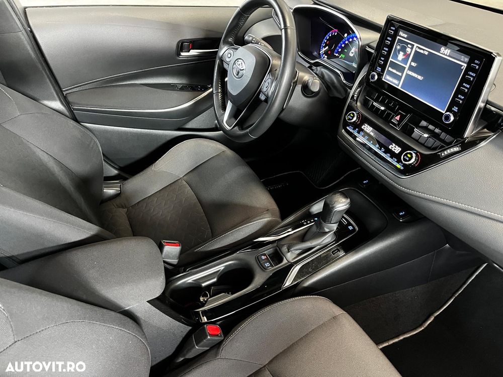 Toyota Corolla - 13