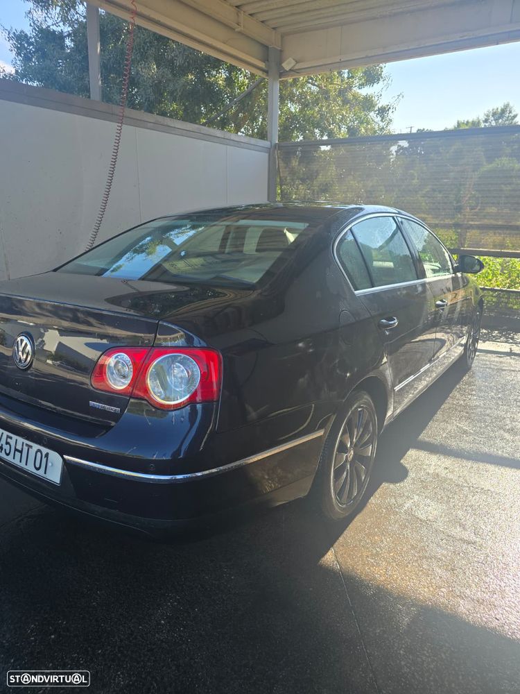 VW Passat 2.0 TDI Trendline BlueMotion - 4